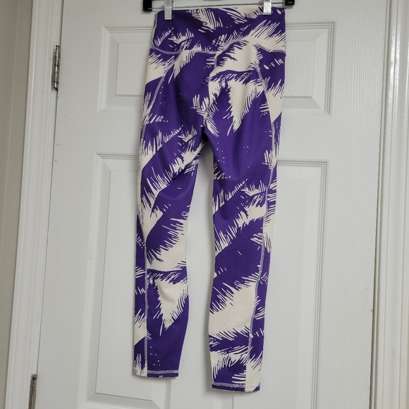 Flabletics NWT
Pure-luxe Oasis High-Waisted Leggins  Tropical Palm. - Picture 7 of 13
